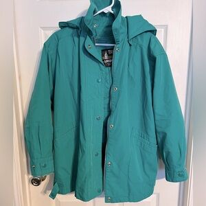 Vintage Towne London Fog, teal green women’s heavy duty coat with zip out liner
